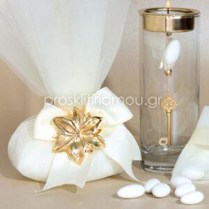 μπομπονιερα γαμου χρυσο λουλουδι καρφιτσα